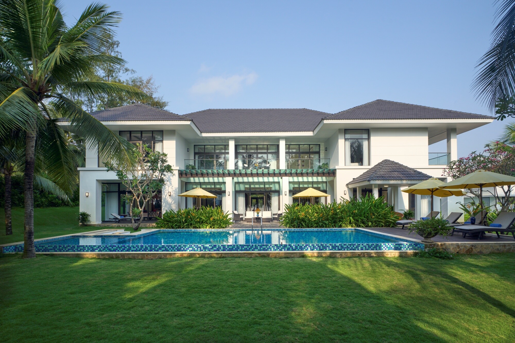 6-Bedroom President Beachfront Villa