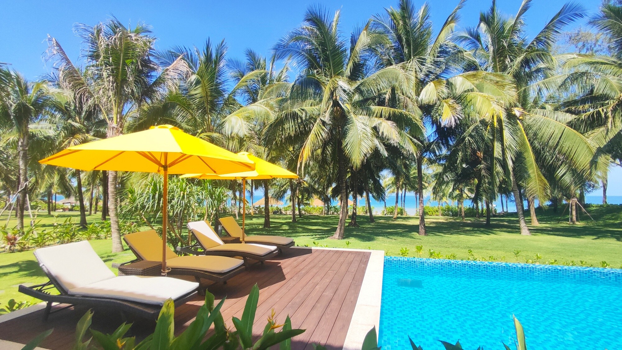 6-Bedroom President Beachfront Villa